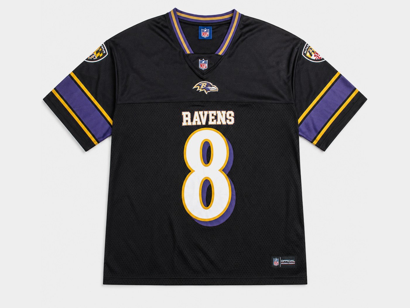 Still de produto isolado: camisa NFL Ravens sobre fundo neutro
